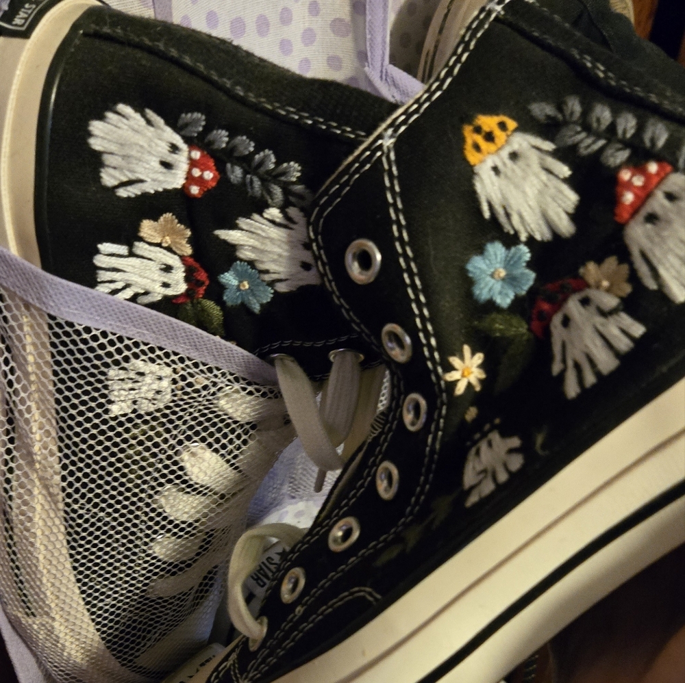 Halloween Embroidery Converse